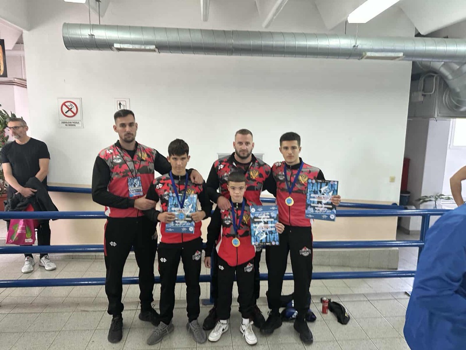 Dva zlata i srebro za Kik boks klub “Đenovići” u Tešnju
